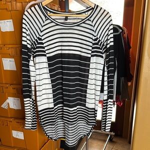 NWOT BCBGMaxAzria Striped Black and White Women's Top Size Small Oversized